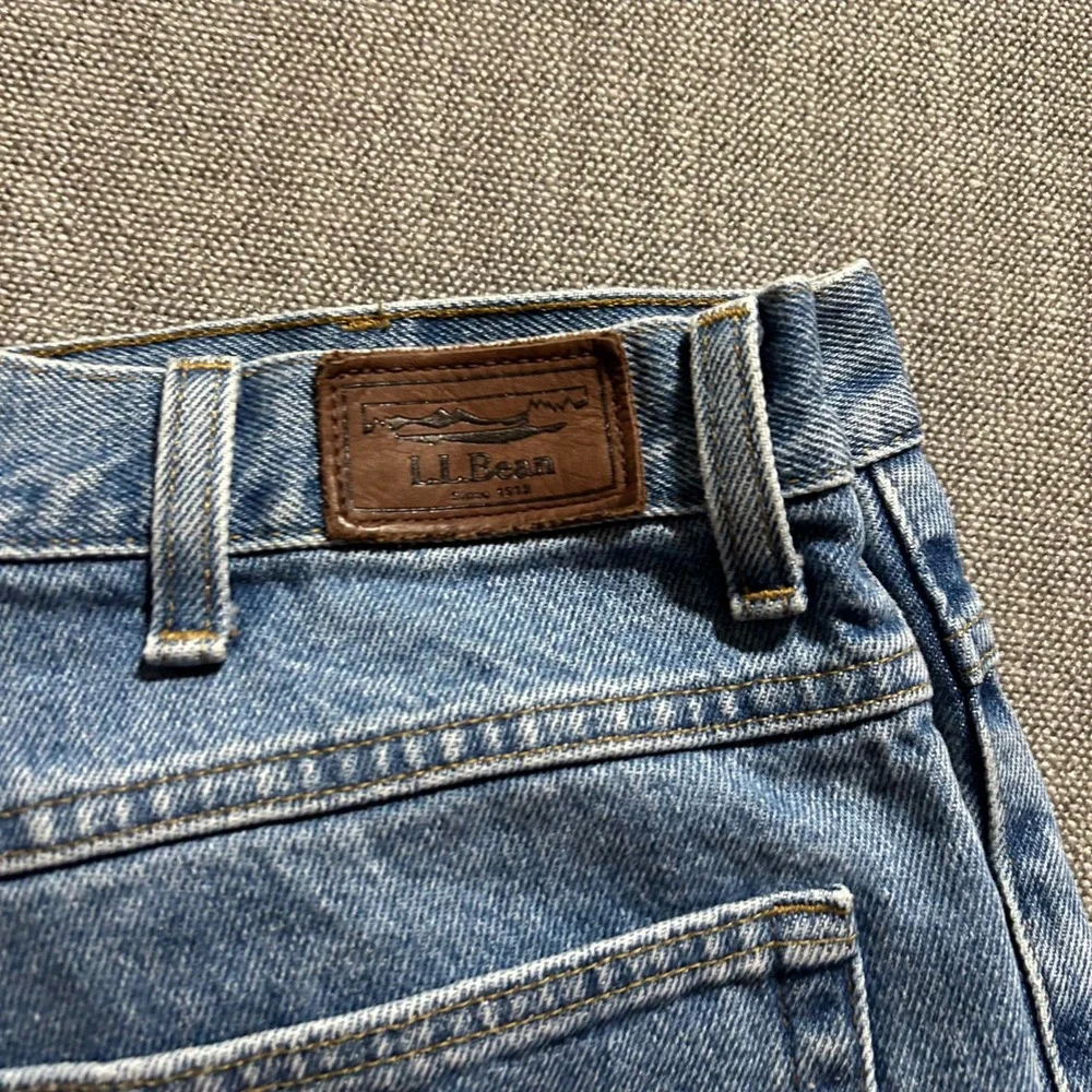 LL Bean Classic Fit Jeans Mens 34x32 Medium Wash Blue Denim Straight Leg 220626